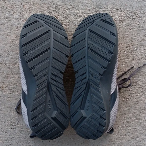 Brooks Revel 5 Gray and Black Sneakers - Picture 5 of 8